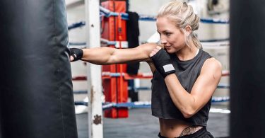 6 exercices de boxe pour tonifier les bras et raffermir la peau