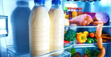 Combien de temps peut-on conserver le lait dans le réfrigérateur après l’avoir ouvert ?