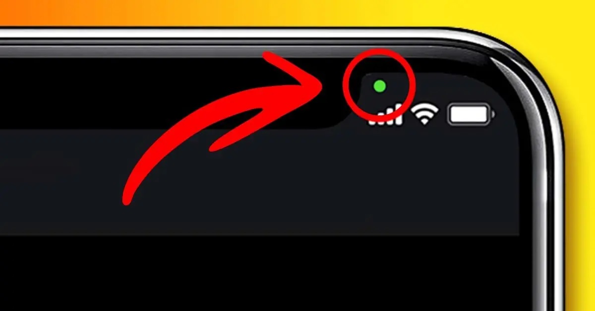 Peu de gens savent que lorsque ce point de l’iPhone s’allume, quelqu’un nous espionne à l’aide d’un microphone et d’une caméra